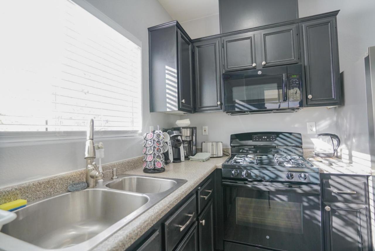 Ultra Modern Las Vegas Home 20Min From The Strip ภายนอก รูปภาพ