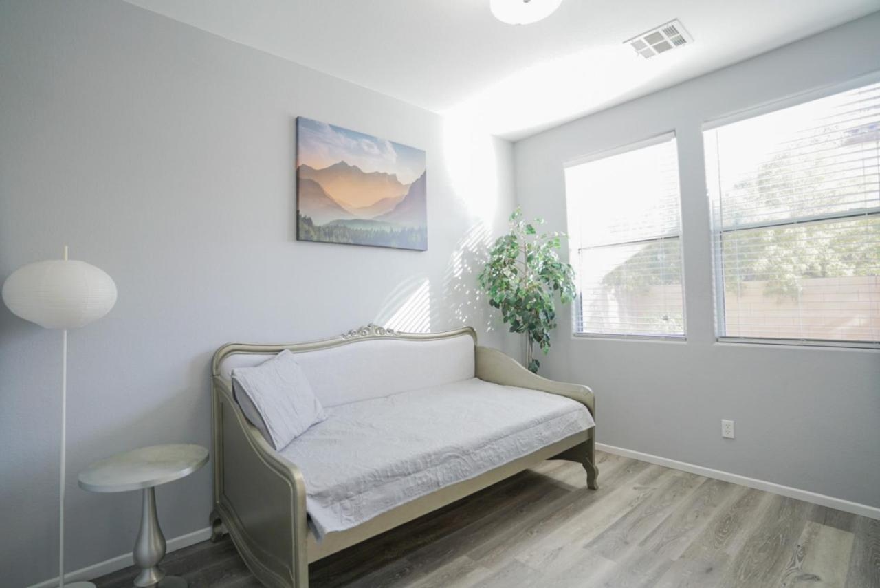 Ultra Modern Las Vegas Home 20Min From The Strip ภายนอก รูปภาพ